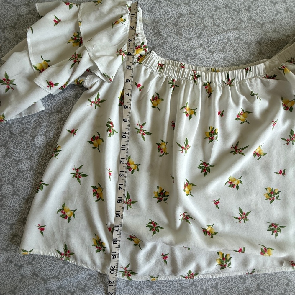 Soprano White Lemon Floral Off-Shoulder Blouse Size M - Picture 9 of 9